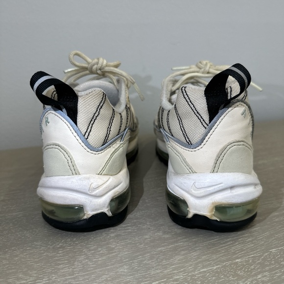 Nike Air Max 98 – Cream / Black / Mint
Women’s US 8 | EU 39 | 25 cm - Picture 8 of 12